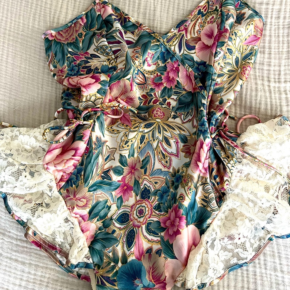 Vintage Gold Label Victoria’s Secret Teddy